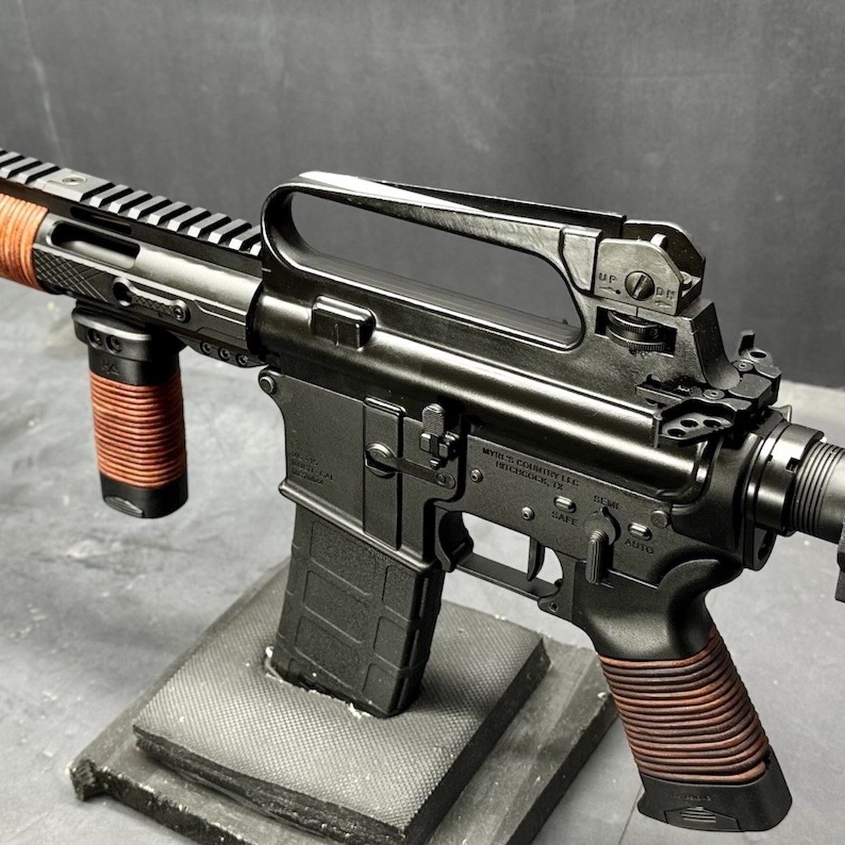 Leather-Wrapped 16″ AR-15 Rifle – 5.56 NATO 4 Leather-Wrapped 16″ AR-15 Rifle – 5.56 NATO, view 4