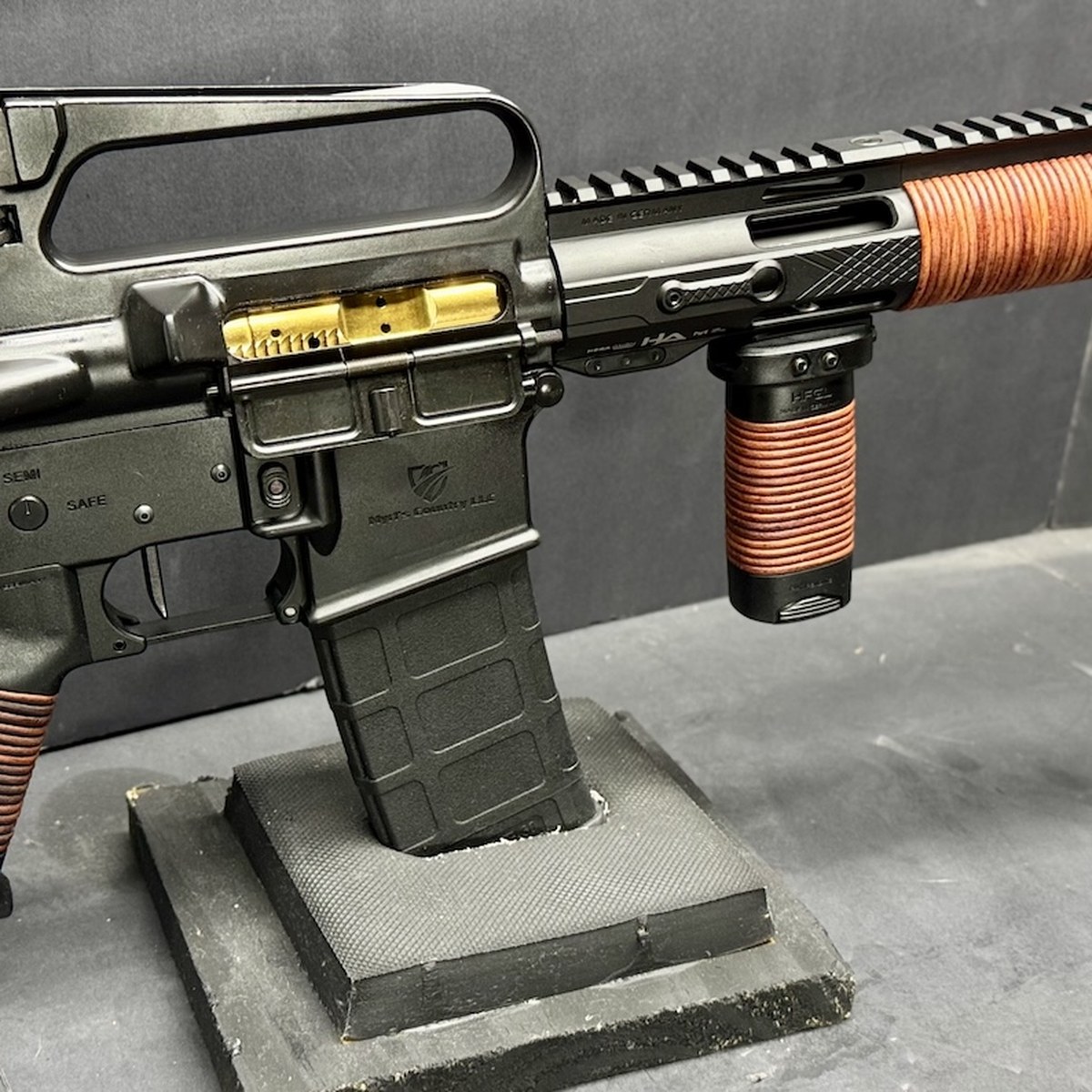 Leather-Wrapped 16″ AR-15 Rifle – 5.56 NATO 6 Leather-Wrapped 16″ AR-15 Rifle – 5.56 NATO, view 6